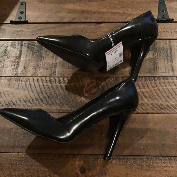 Zara Shoes - ZARA Black Heels 💣